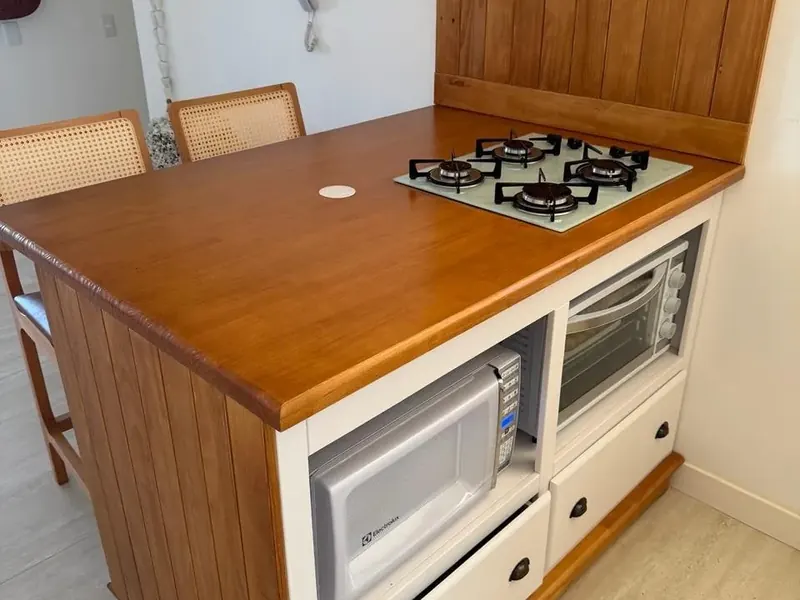 Ambiente com piso de madeira